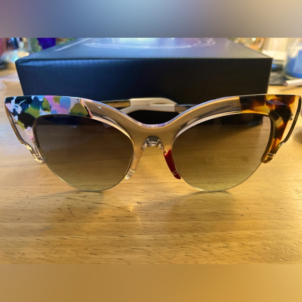 Authentic Fendi Cateye sunglasses